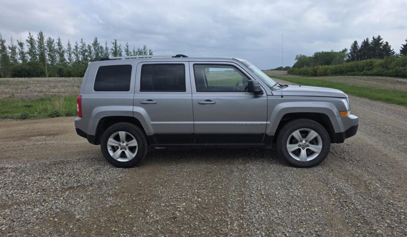 
								2016 Jeep Patriot Sport North Edition full									