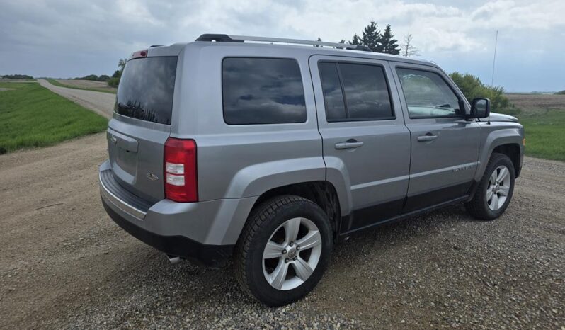 
								2016 Jeep Patriot Sport North Edition full									