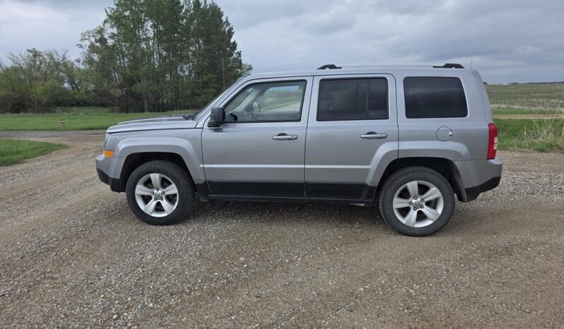 
								2016 Jeep Patriot Sport North Edition full									