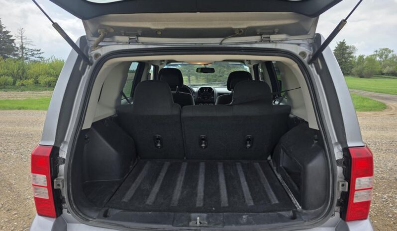 
								2016 Jeep Patriot Sport North Edition full									