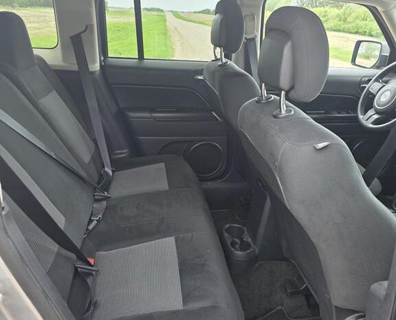 
								2016 Jeep Patriot Sport North Edition full									